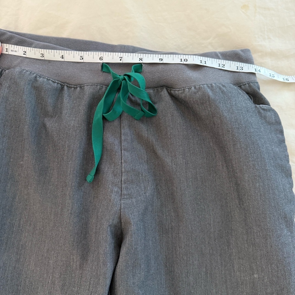 Figs Castelar Graphite Pants and Top - Picture 10 of 15